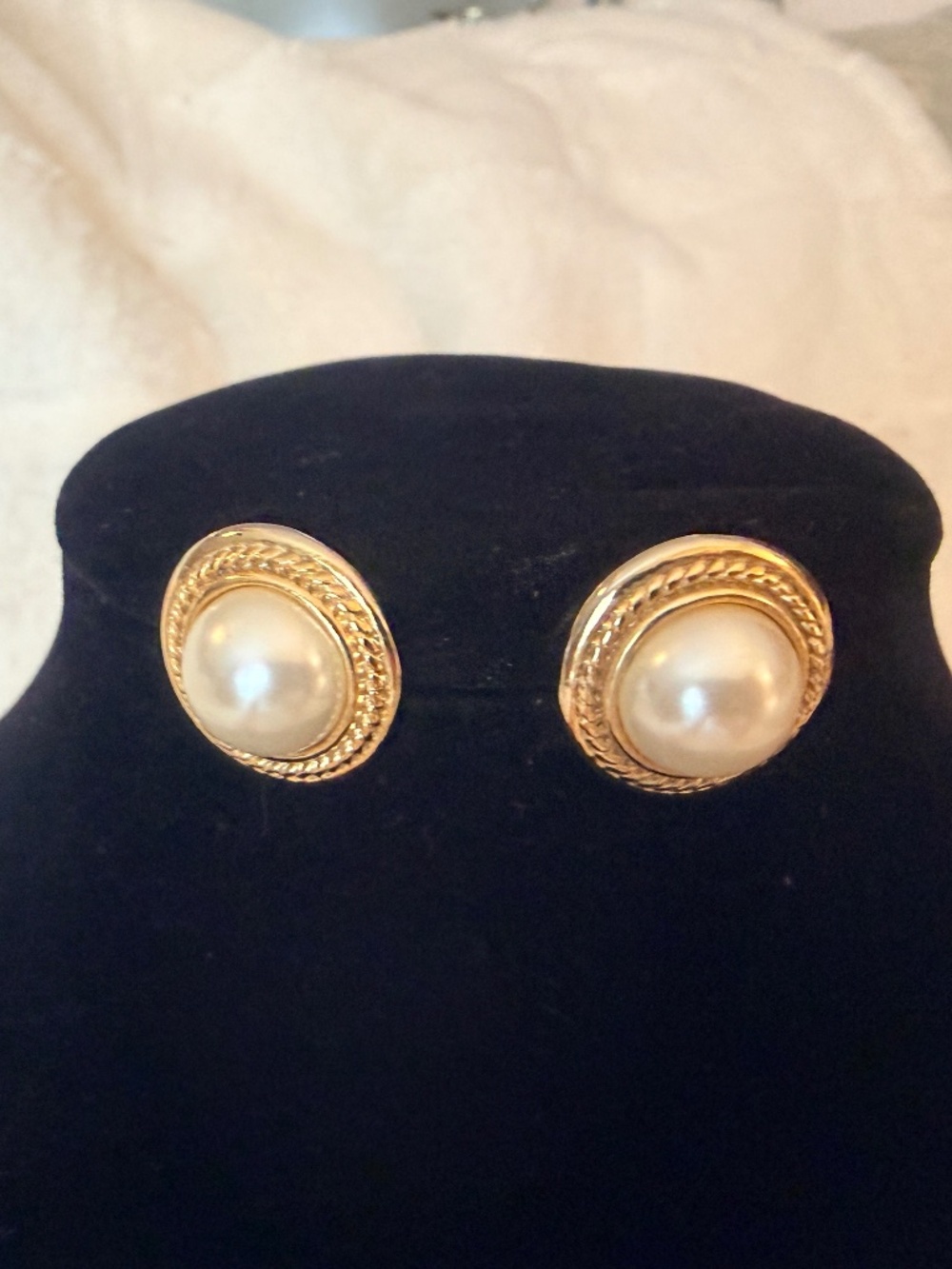 Vintager 1980's Gold Rope Faux Mabe Pearl Button Stud Earrings